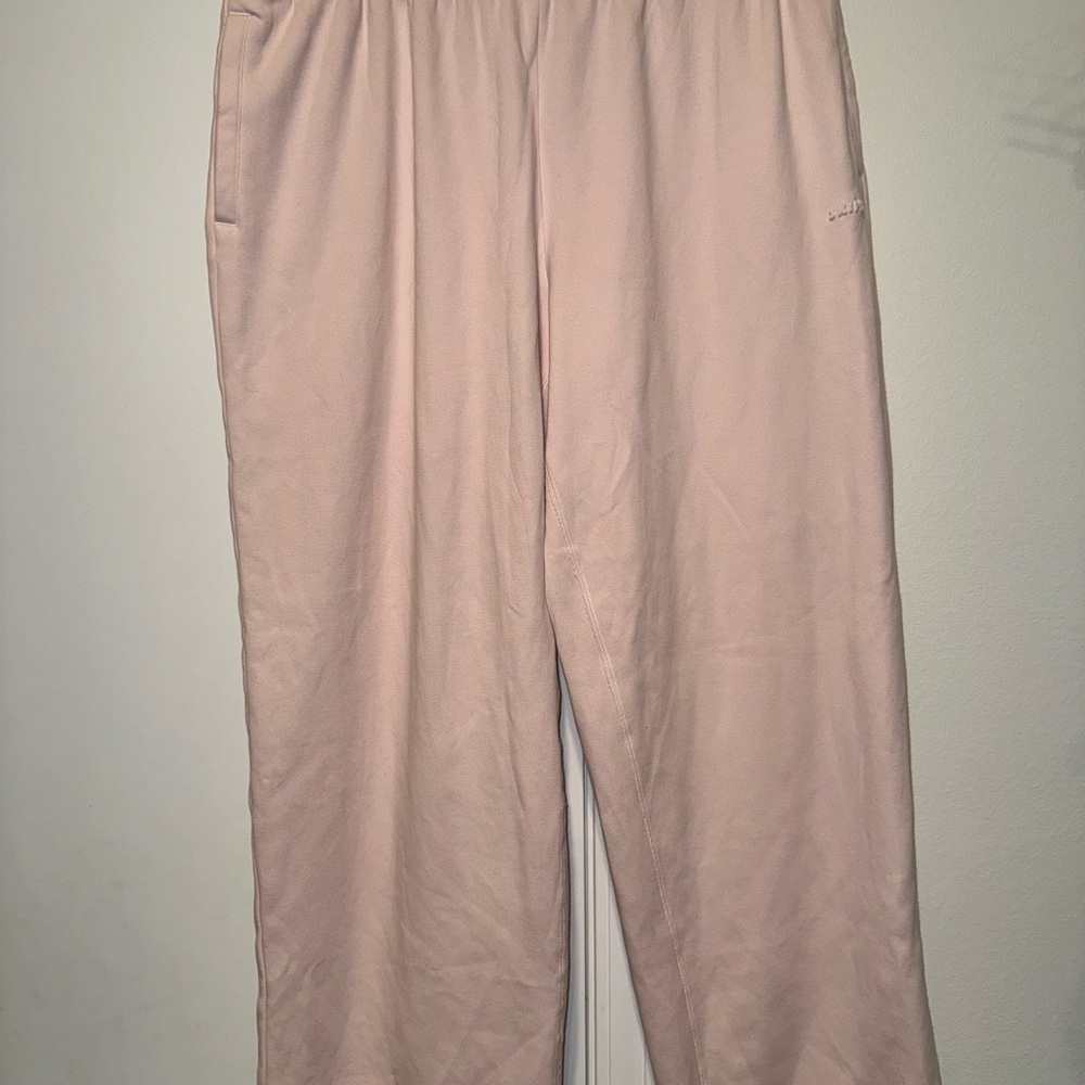 New SKIMS Cotton Fleece classic straight leg pant in Barley Pink - Picture 3 of 8